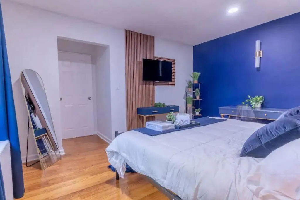 2 Deep Apts By American Dream, Sleeps 8 United States